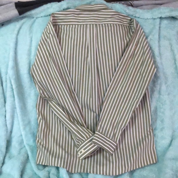 Eddie Bauer button down shirt relaxed fit size M - Picture 3 of 3